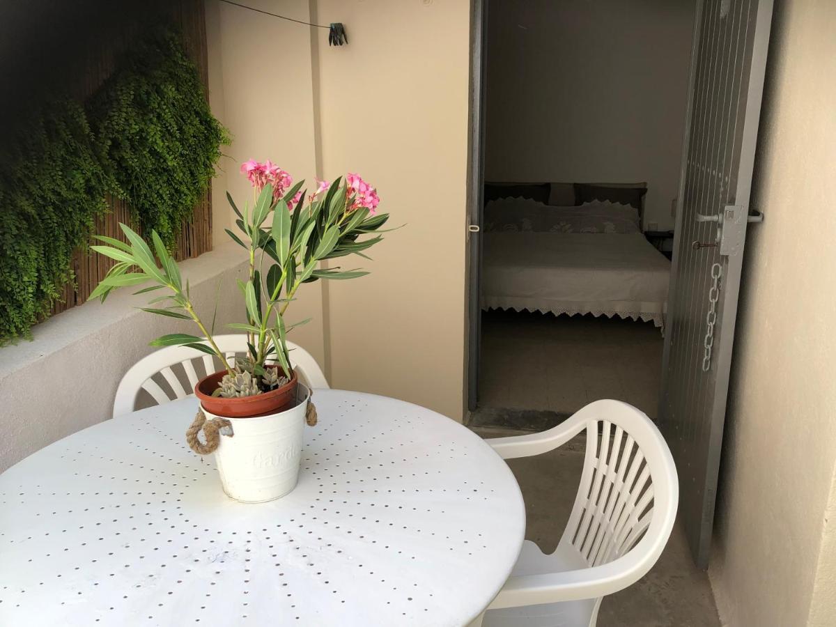Appartement De Charme Avignon Centre Historique Terrasse Et Balcon Place Pie Exterior photo